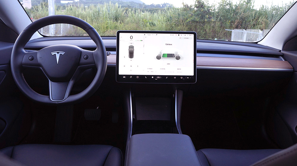 智能与操控并重 特斯拉model 3长续航后轮驱动版试驾测评
