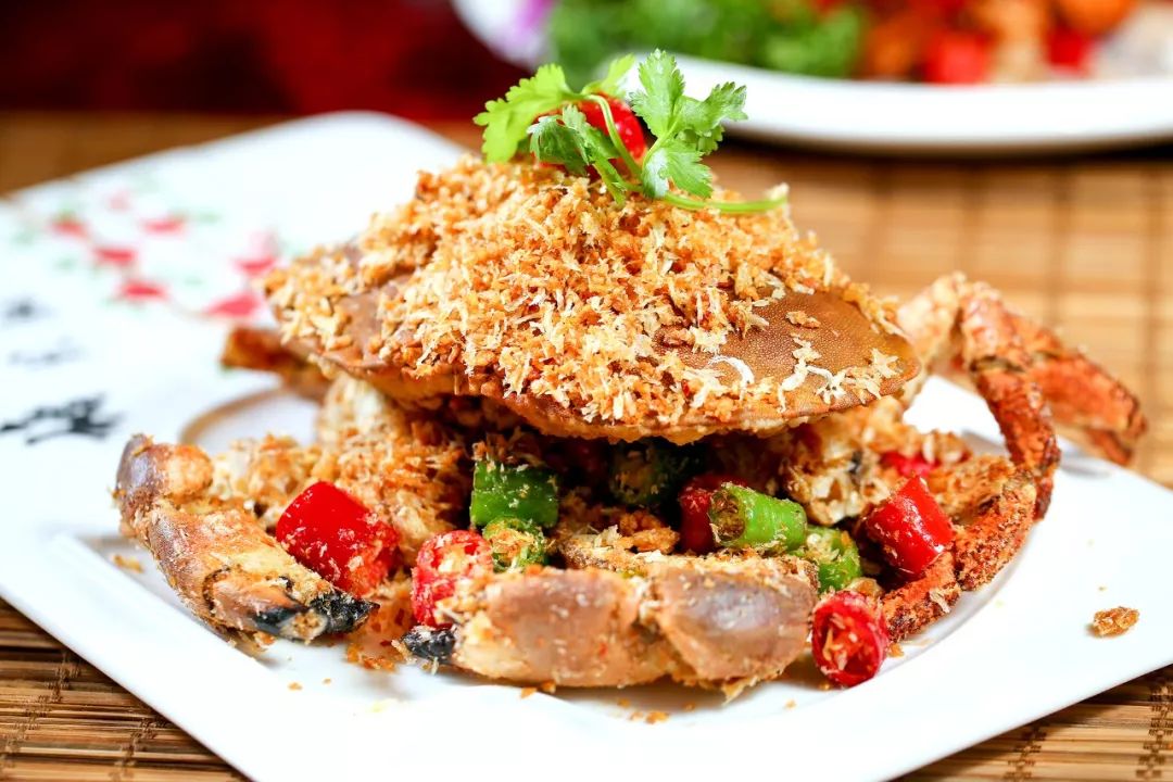 避风塘面包蟹刚端上来就已经开始分泌口水!