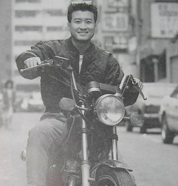 1991年,他前去台湾发展,主演了《希望之鸽》中的原田浩二,一炮而红