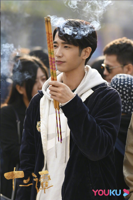 原创十二谭正式开机古力娜扎演绎女妖精男主刘以豪颜值高