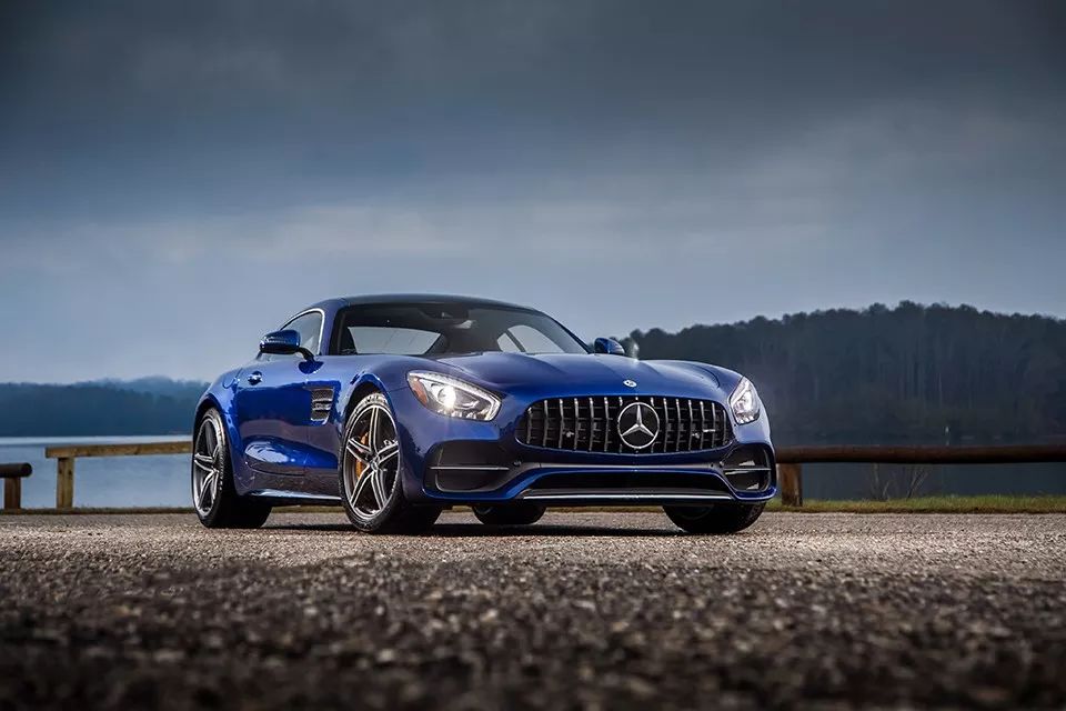 花200万,你选最便宜的迈凯伦,还是最贵的宝马m?