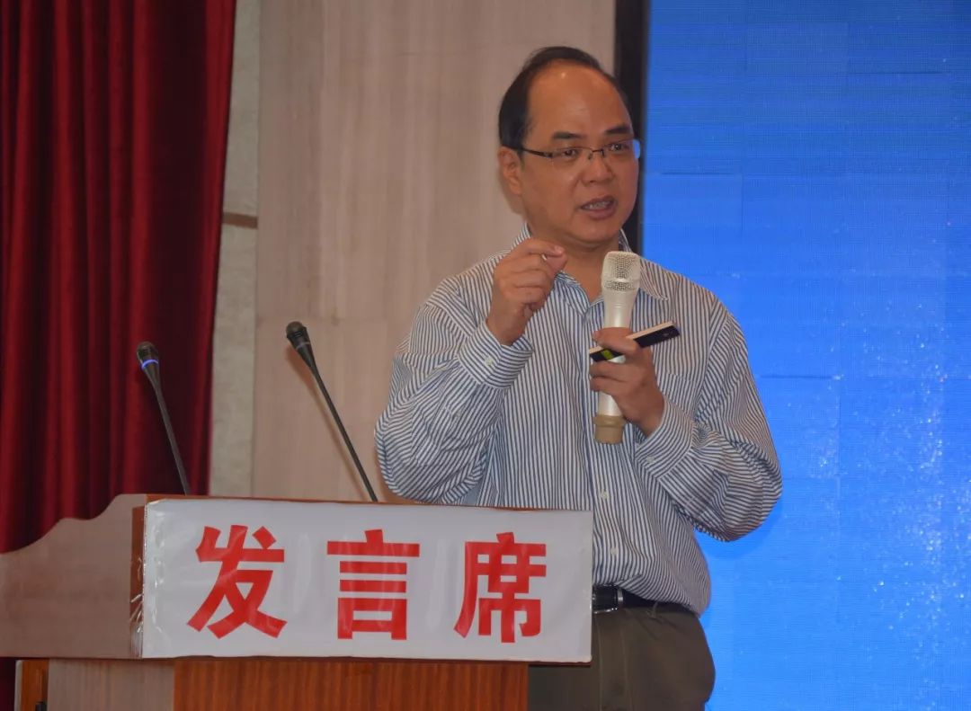 施培华主题:《肩袖损伤的诊断和治疗》施培华教授演讲会场全景王 策第