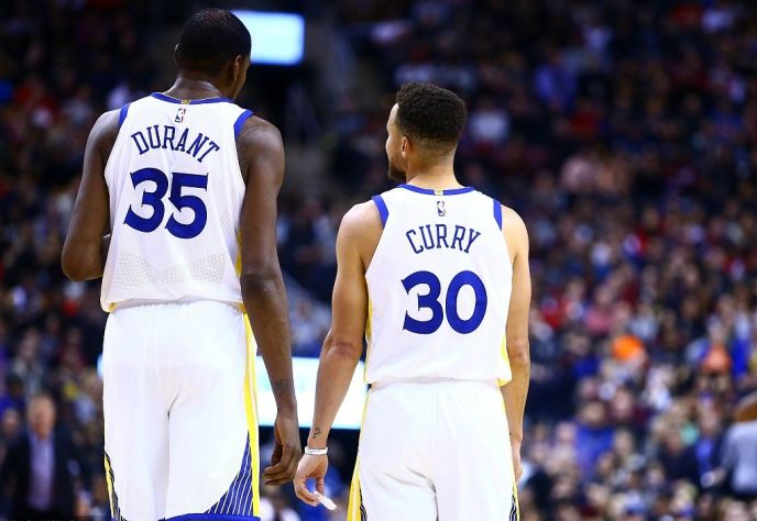 " 杜兰特说:"因为库里的投篮更好" 确实库里很久之前就是联盟第一射手