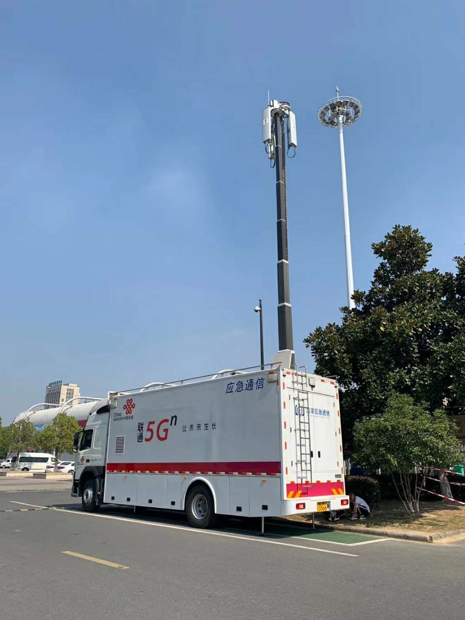 工作组,加强与活动组委会沟通,及时获取赛事重要信息,提前做好车辆,油