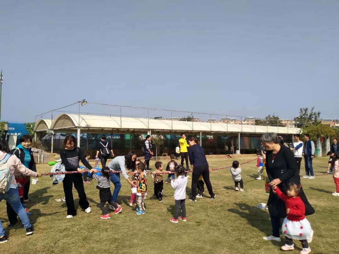 艾德瑞幼兒園追尋秋的腳步又是一年秋遊時歡歌笑語樂翻天