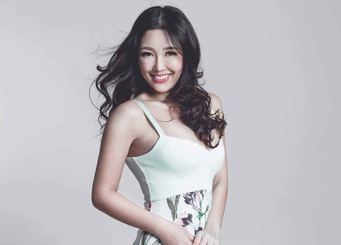 她是香港36e女神凭借霸王花走红网友不愧是第二叶子楣