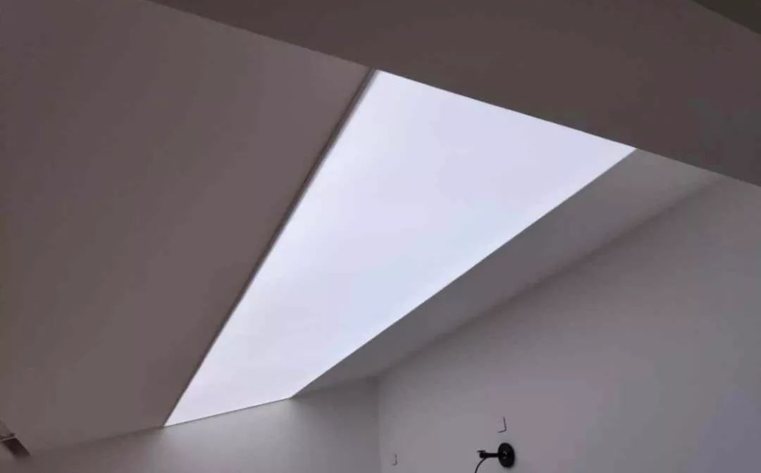 吸顶灯即将领盒饭发光天花板来了