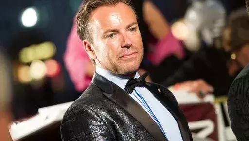 uwe kroeger 乌维·克吕格是杰出的 演员,歌星,导演,同时也是时尚潮流