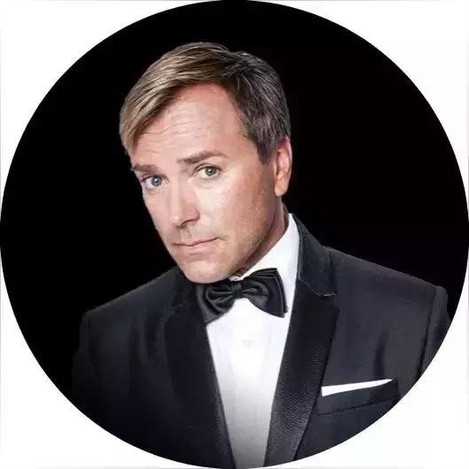 uwe kroeger 乌维·克吕格是杰出的 演员,歌星,导演,同时也是时尚潮流