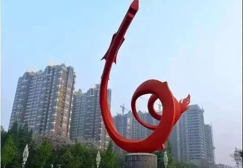 中心广场最能体现出濮阳特色,在这里有什么建筑让你印象深刻呢?