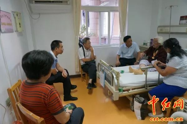 广东省南雄市老促会会长涂运发率本会工作人员,到广州中山大学附属第