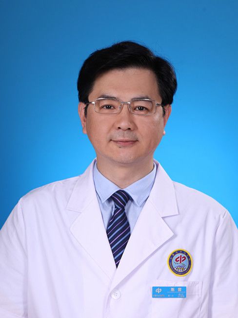 陈雷,骨科副主任,主任医师,脊柱外科博士.