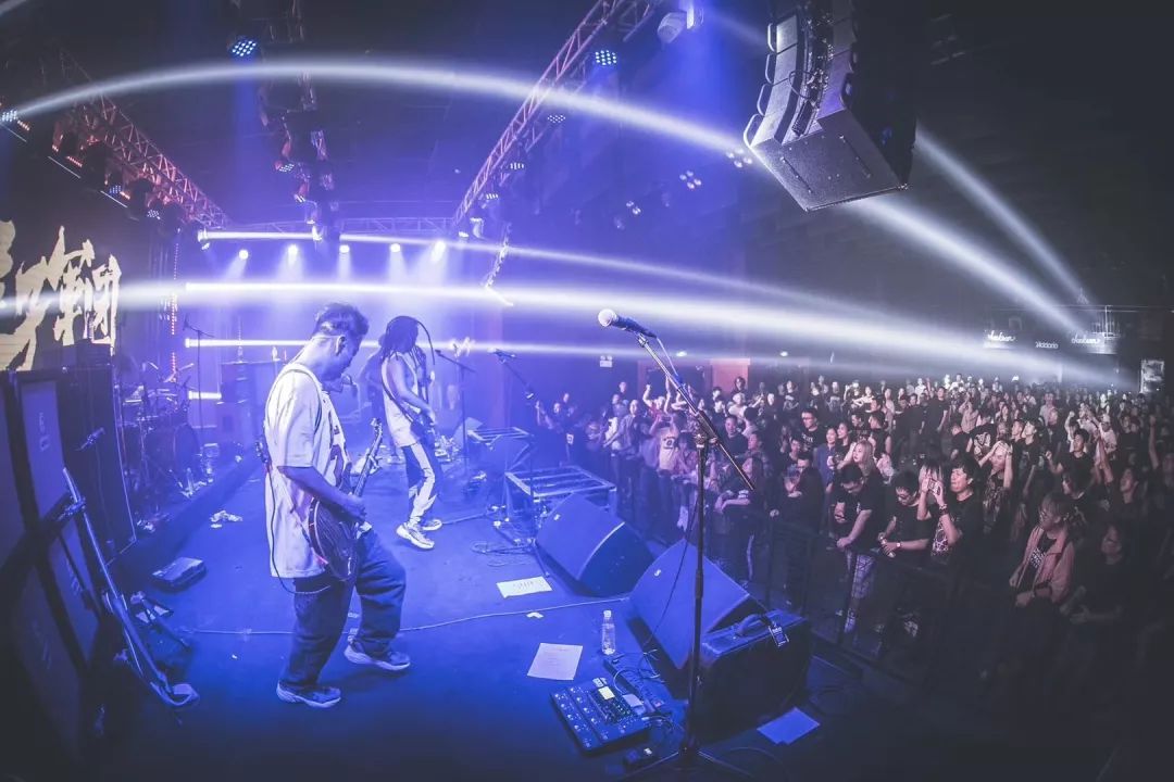 近期,猴子军团乐队的身影野频频亮相网络及各地演出现场.