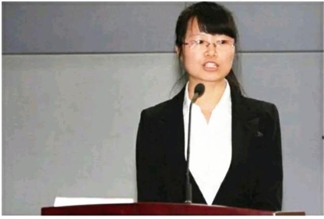 那个情商逆天,同时劈腿四个博士生的复旦女博士,如今怎样了?_李敏