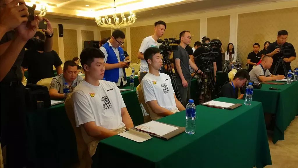 文化发展有限公司总经理史宝强及广东宏远华南虎俱乐部总经理朱芳雨