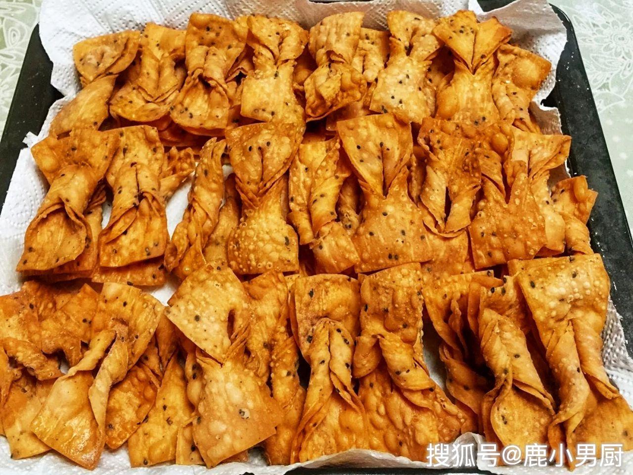 原创有一种粤式特色小吃叫蛋散金黄香酥又甜脆比麻花受欢迎