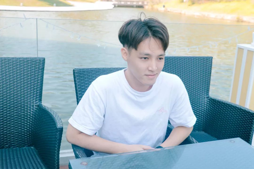 郑宇航a:必须的.