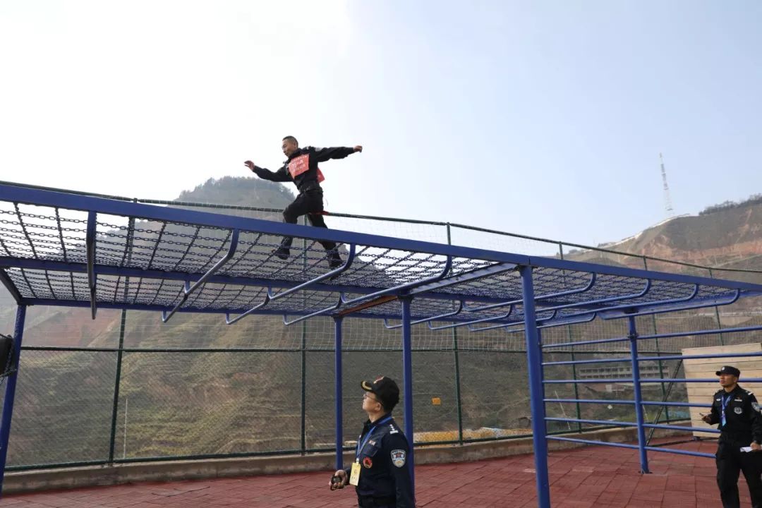见证大提升燃爆训练场全省特警比武火力全开