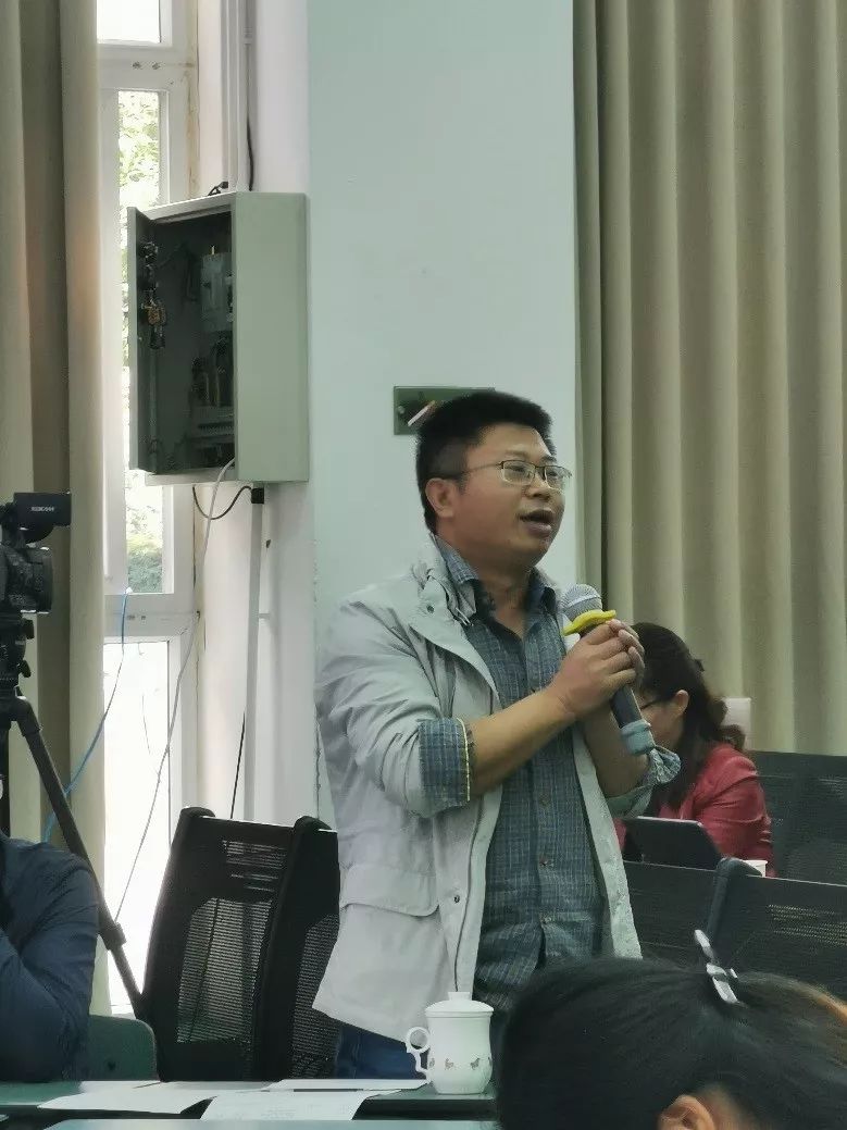 成都市高一语文现代文教学专题研讨会在我校隆重举行