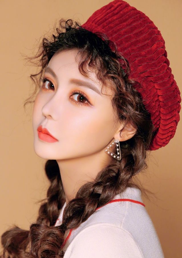 变形计里的夜店女王又双叒整了,这次直接换了个头!_李耐阅