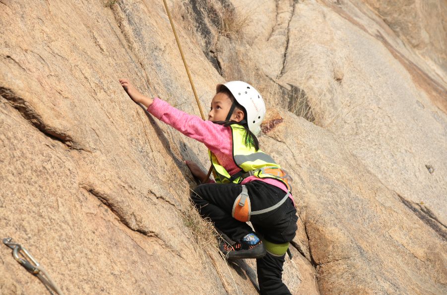 能让孩子自信勇敢的户外运动为什么大家都推崇攀岩