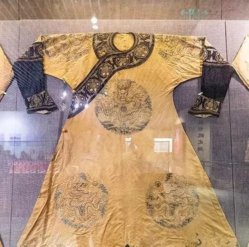 视频丨慈禧下葬只敢穿凤袍而她为何可以穿龙袍专家揭秘真实身份惊人