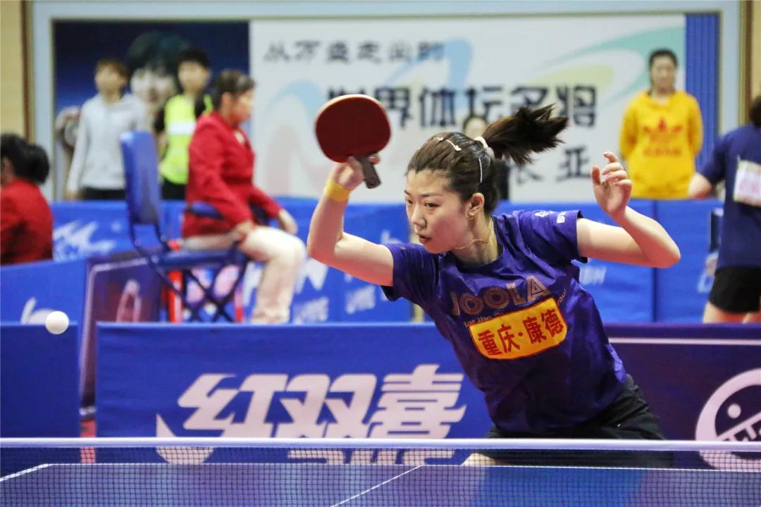 此时的周昕彤不再给对手任何机会,又是连赢3盘,轻松击败对手.