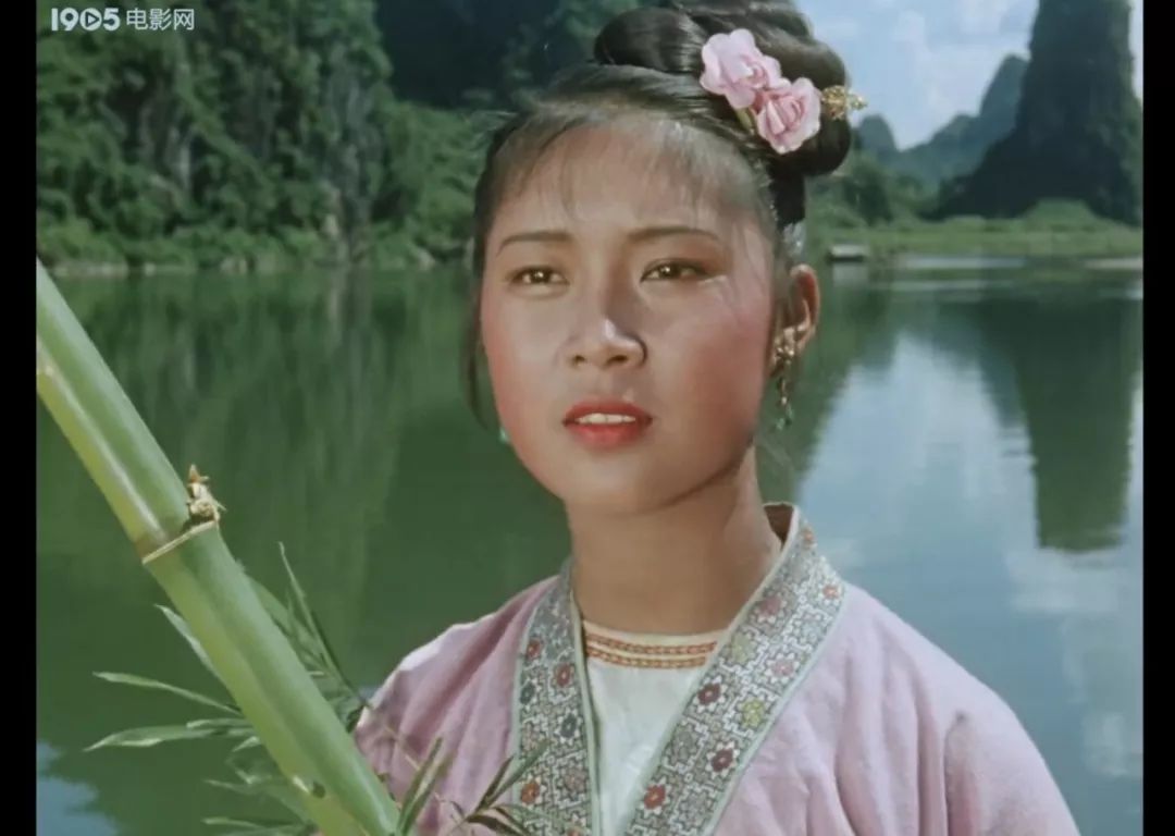 血泪剥削不能忘,山歌如火出胸膛_刘三姐