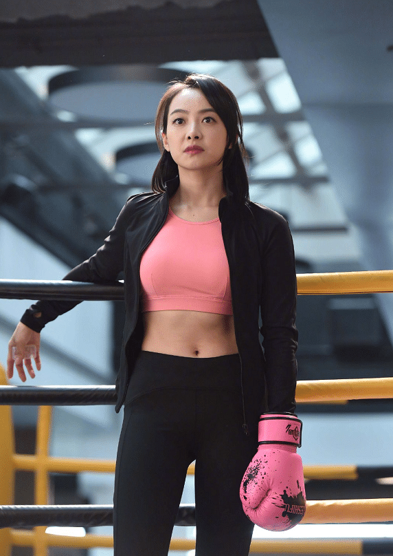 宋茜晒腹肌状态佳网友这身材一看就是练过的