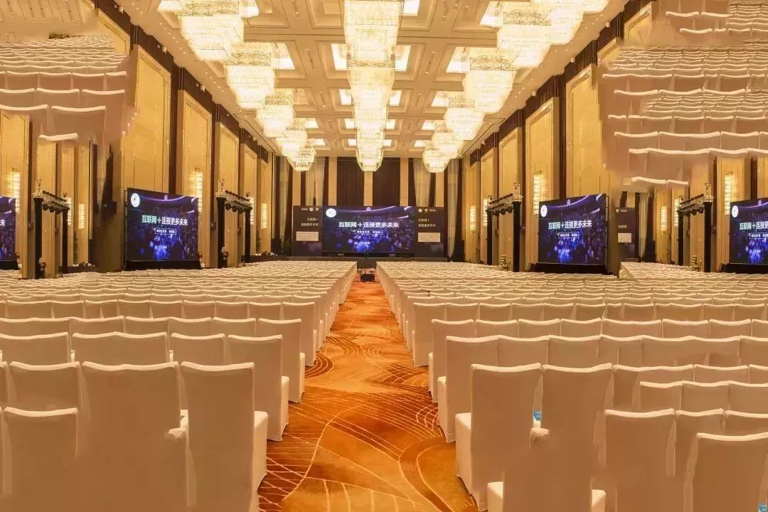 澹台湖大酒店预约电话:0512-66358888地址:江苏省苏州市吴中区太湖