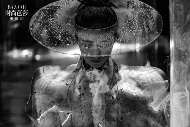 赵丽颖武侠科技时尚大片来袭,科幻神秘感令人神往