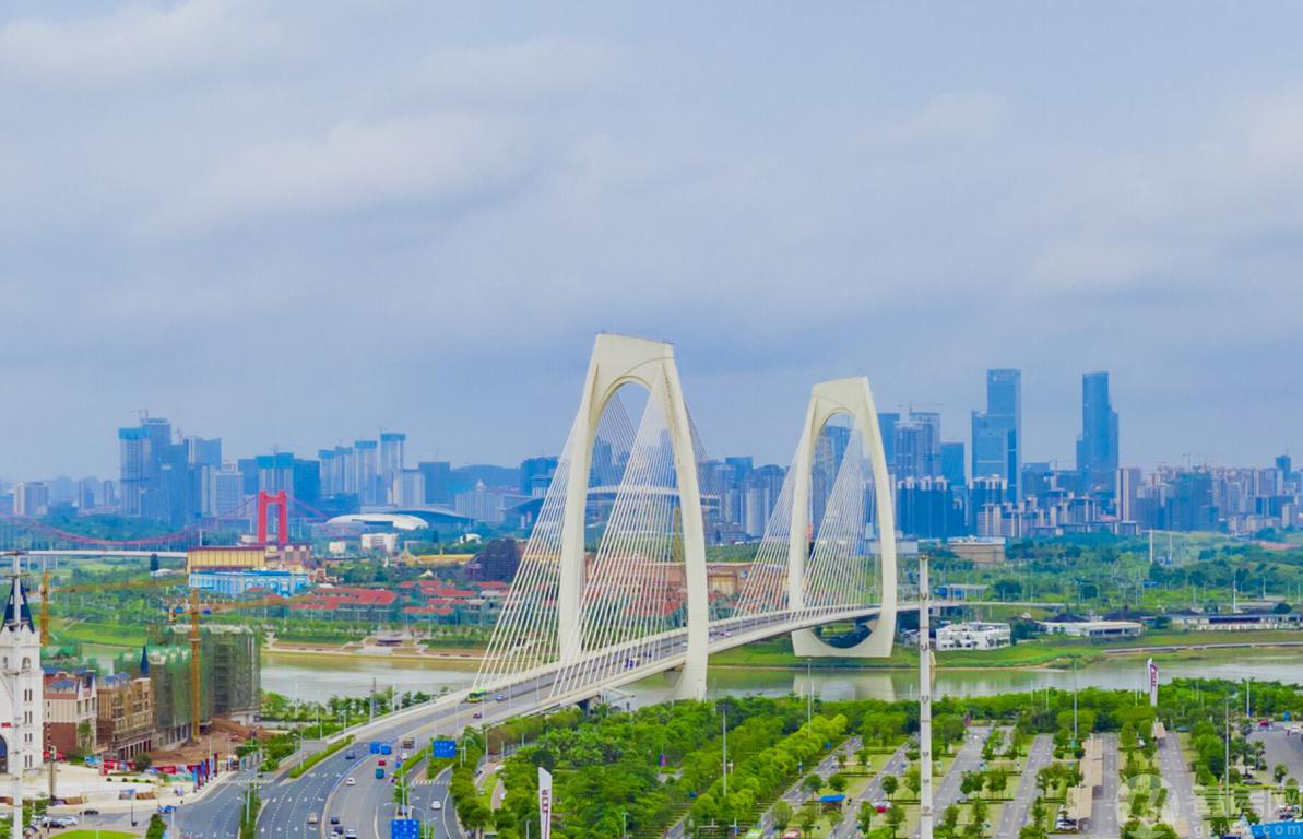 青山大桥实景图pm:16:00与自然共处 在园林中释放身心家楼下的全龄