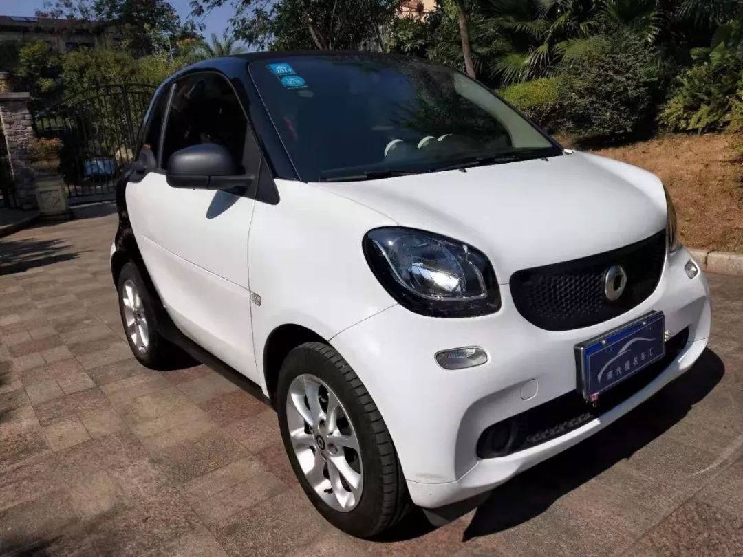 新车上架首付2万多17年奔驰smart已到店