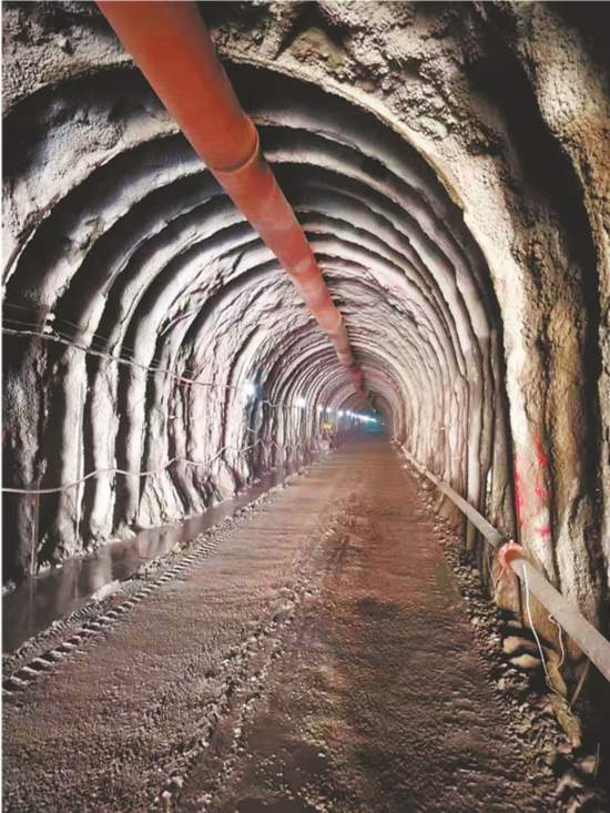 通河县二甲沟水库穿山引水隧洞贯通