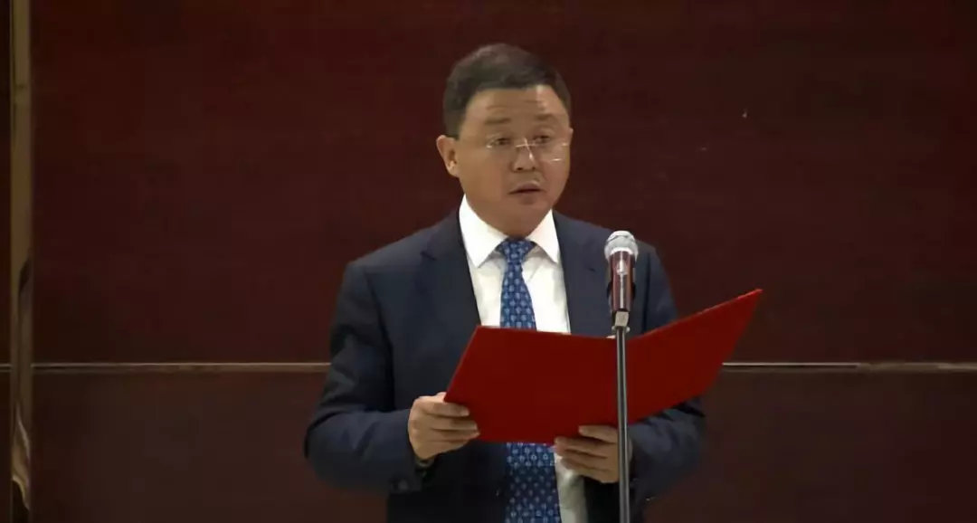 刘连杰对古河市友好交流团的到来表示欢迎,他说:今年正值两市成为国际
