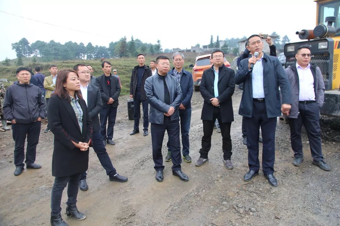 沿河自治县种养结合循环农业启动会暨铁骑力士集团结对帮扶中寨镇签约