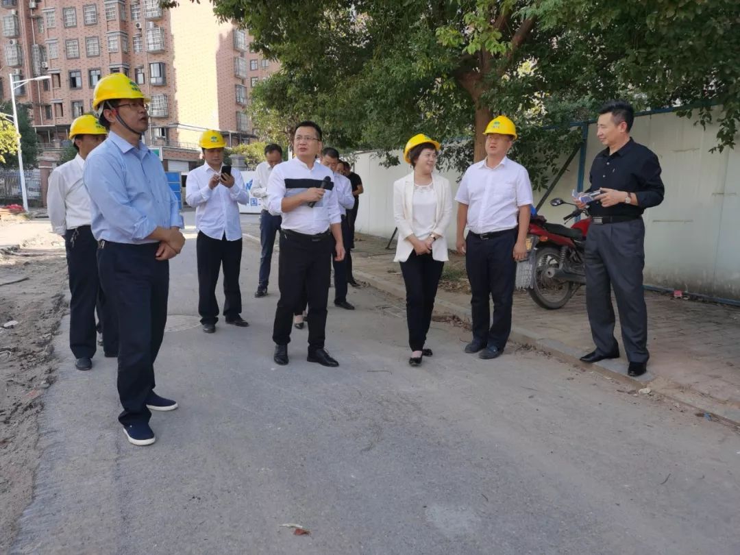 黄永诚,刘陆云,党组成员俞方荣,余欣然及教科文卫工委主任周敏等参