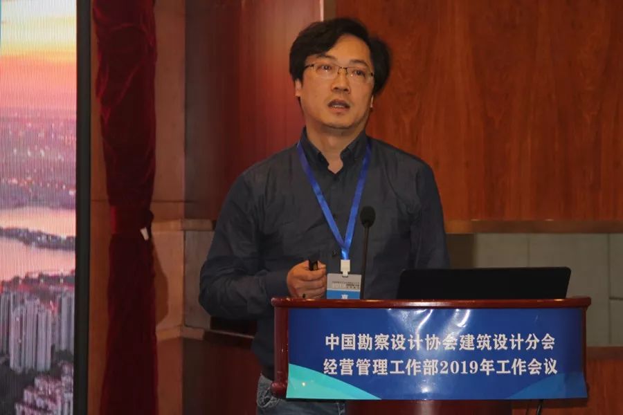 协会工作做精主业补齐短板提升质量引领经营管理工作向前发展