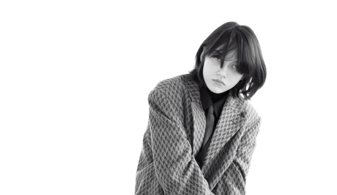 超模脸高级脸现在流行哭丧着的冷漠萧瑟脸