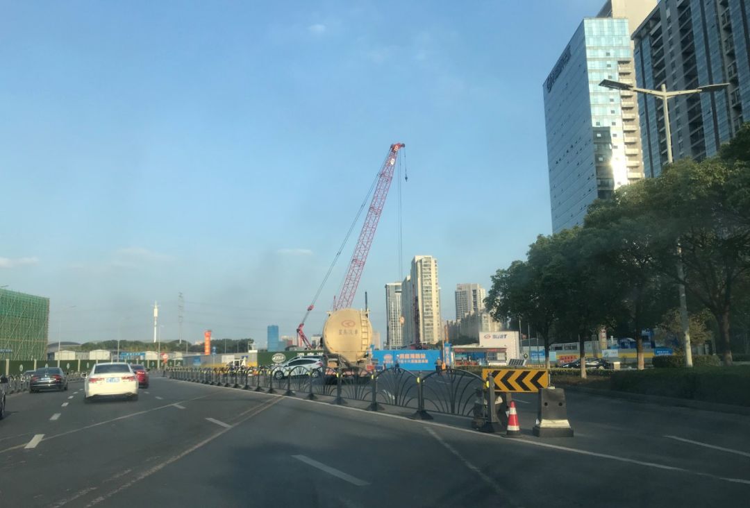 洞庭湖路站点时代大厦站点现场图金融街,昆嘉路站点即将动工在轨交s1