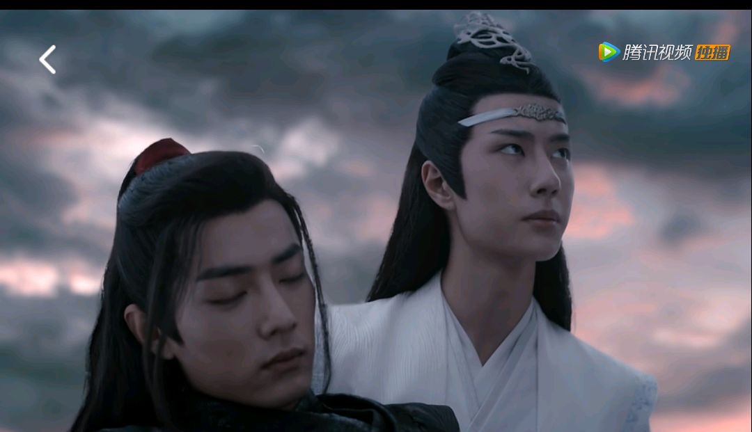 《陳情令》血洗不夜天,魏無羨因為吹笛過度損耗心神而暈倒,暈在了藍二