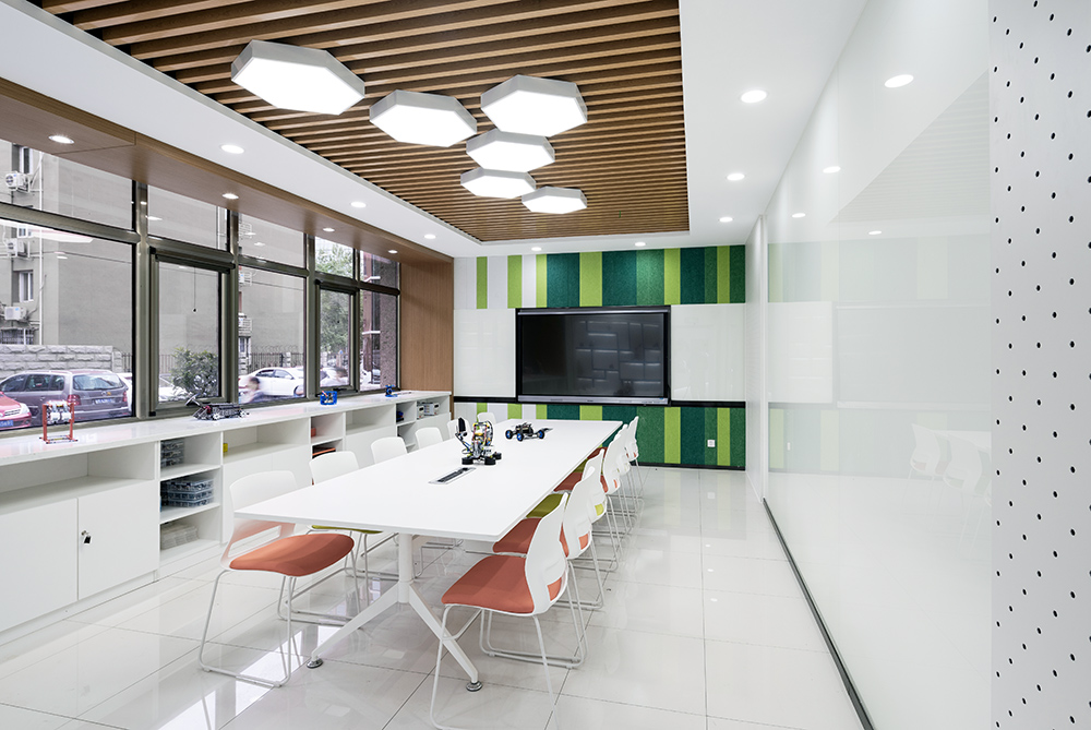 steam 机器人教室steam编程教室vip多功能厅不同创意设计的教学空间让