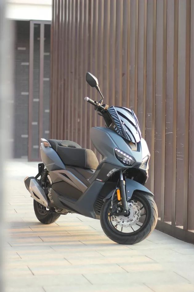 龙嘉vmax300i丨破风直袭