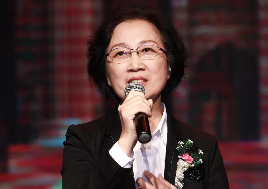 获得者:温莹洁二等奖获得者:王笑雷三等奖获得者:谢玉梅三等奖获得者