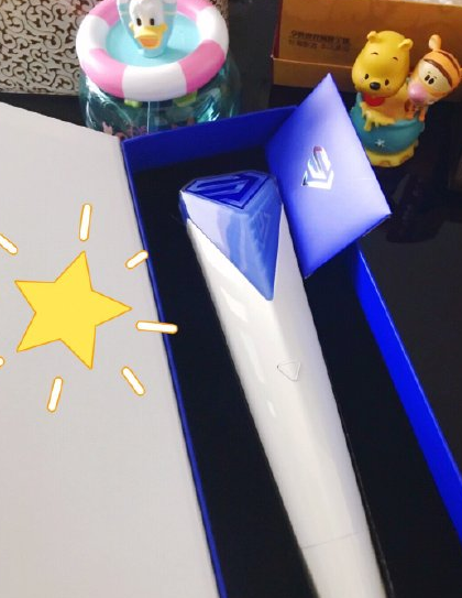 师妹团red velvet的应援棒被"吐槽"是小笼包,说到应援棒f(x)骂骂咧咧