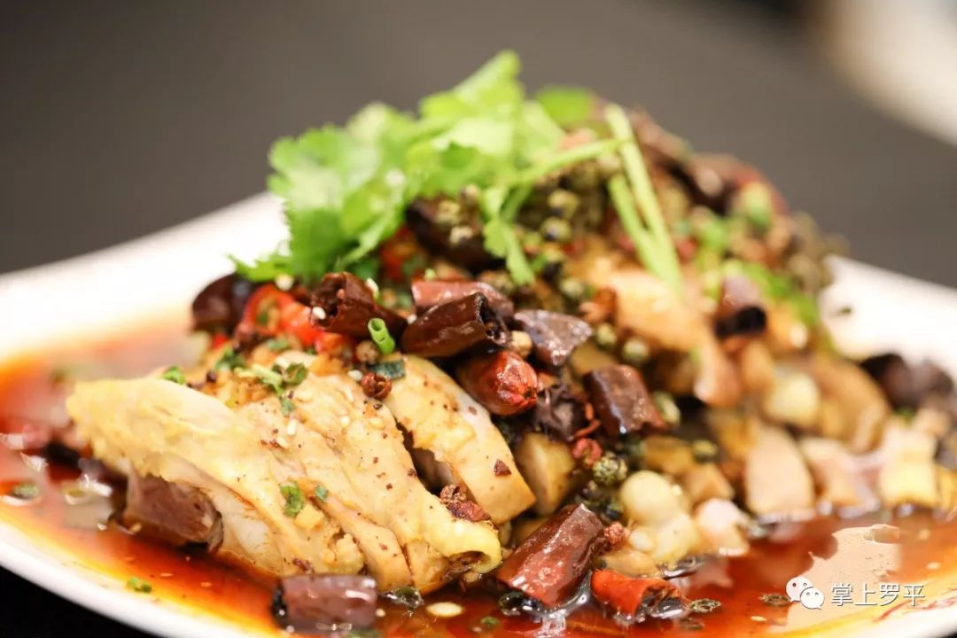 花椒鸡酱油生活の艺术带着料汁咀嚼,香浓爽口牛肉鲜嫩有弹性不用满锅