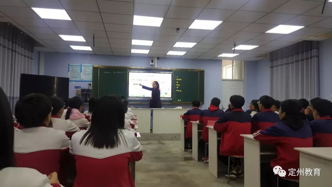 坚持送课学习情暖邢邑中学定州市名师苏丽敏工作室到邢邑初级中学送课