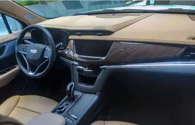 国产凯迪拉克xt6内饰展示中控木饰板抢眼
