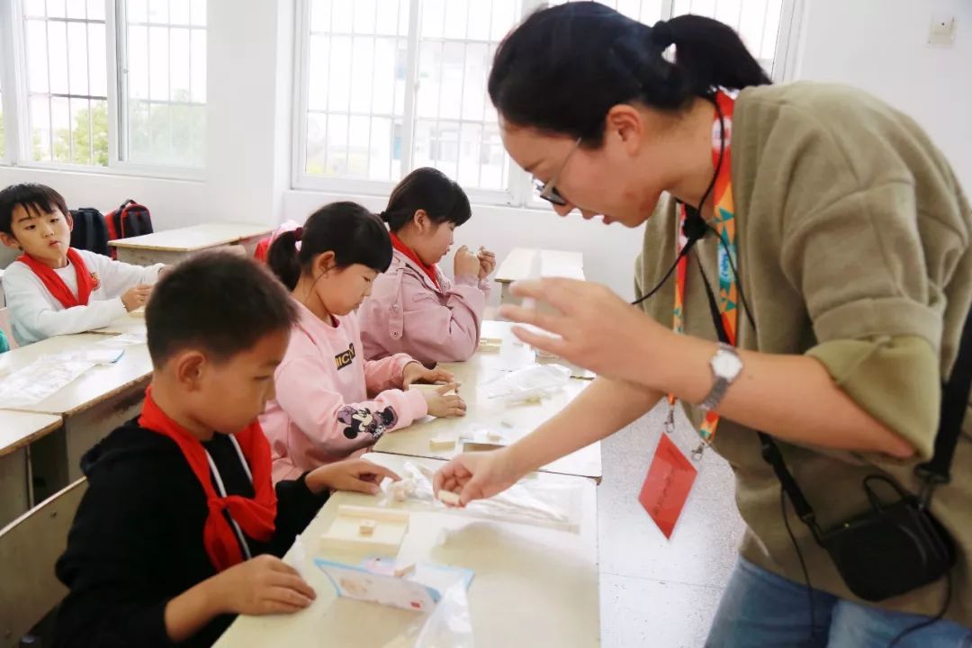 为我们的学生带来了新的活动体验,充实了我们日常'课后服务'的内容