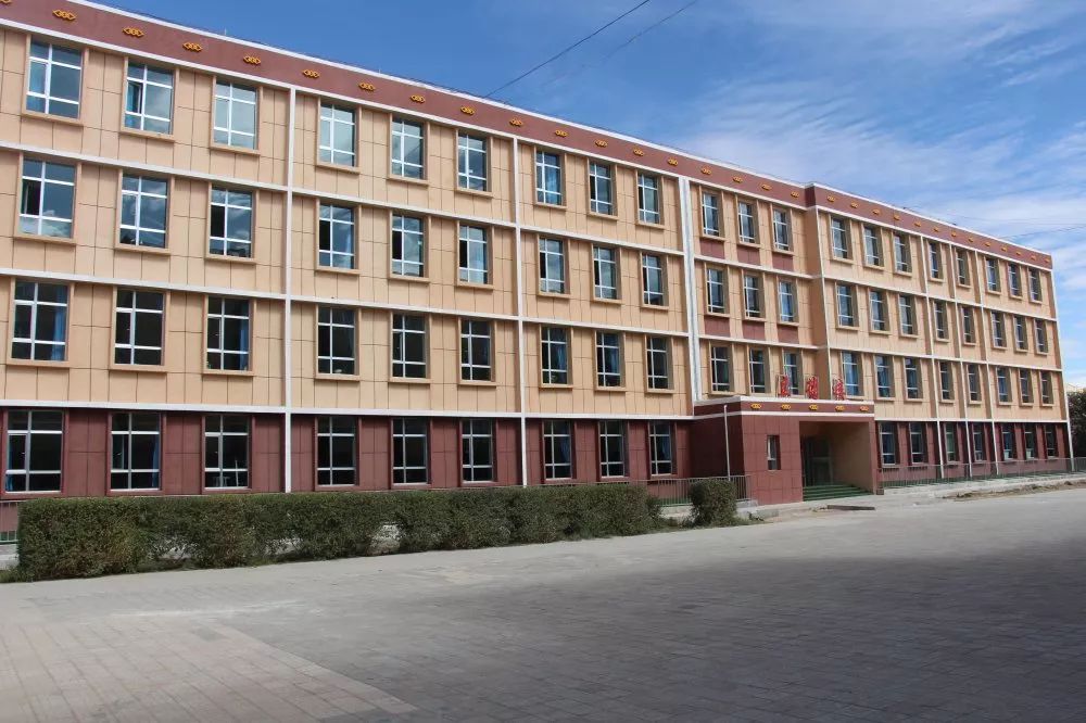 海西州各学校风采展示——都兰县民族中学_我校